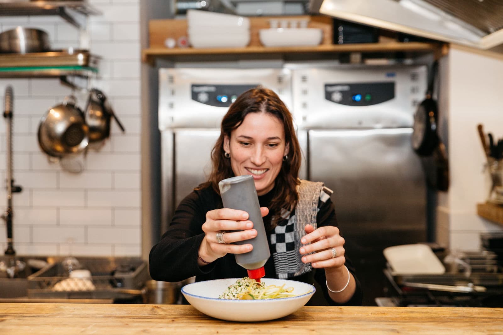 Kok Samira vindt haar inspiratie én de vijfde basissmaak uit de Japanse keuken